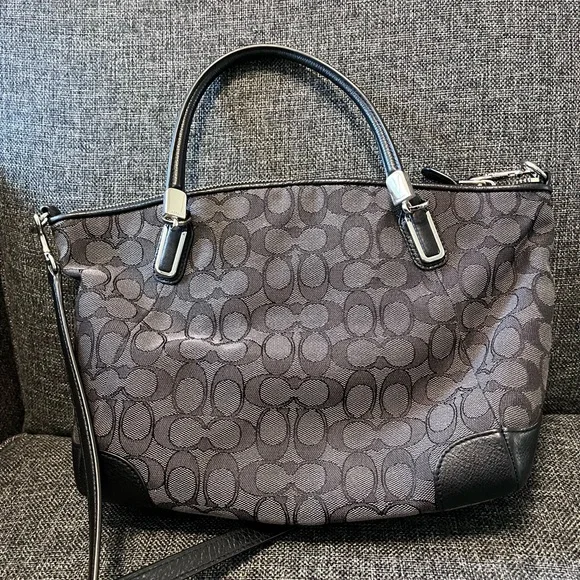 Coach Signature C Purse - Picture 3 of 6